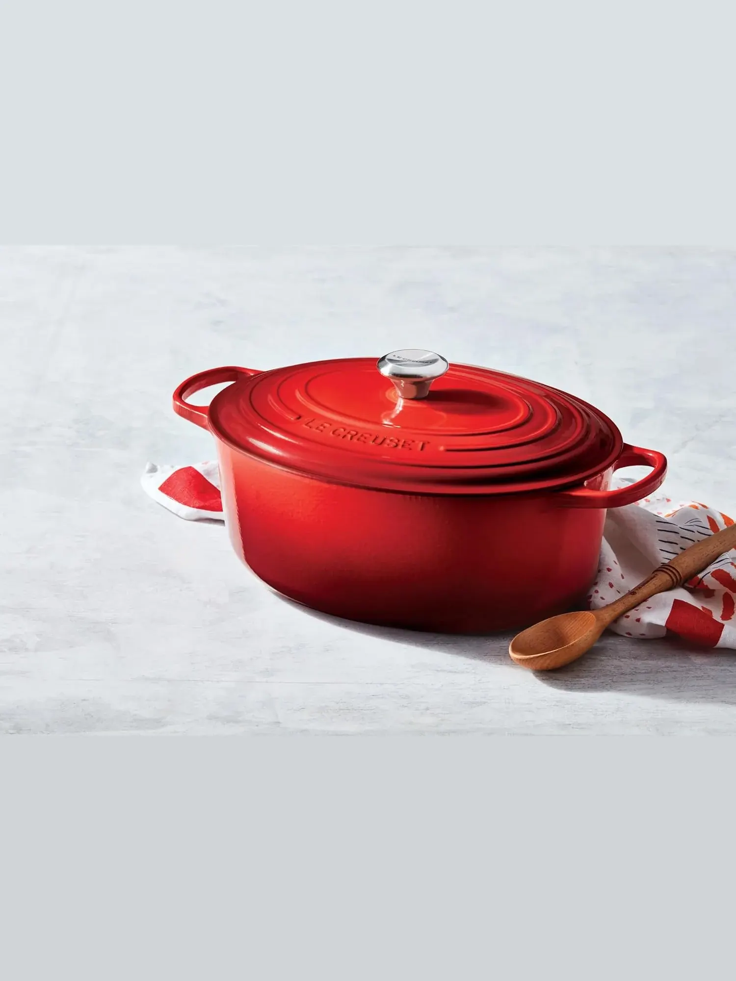 Кастрюля овальная Le Creuset Signature, 4,7 л, 29 см — изображение 5 из 7, вишневый