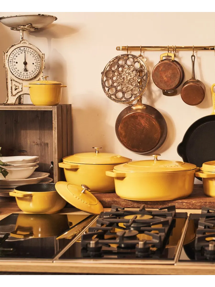 Овальная чугунная утятница Staub Wide, 31 см, 5.9 л — изображение 9 из 9, желтый