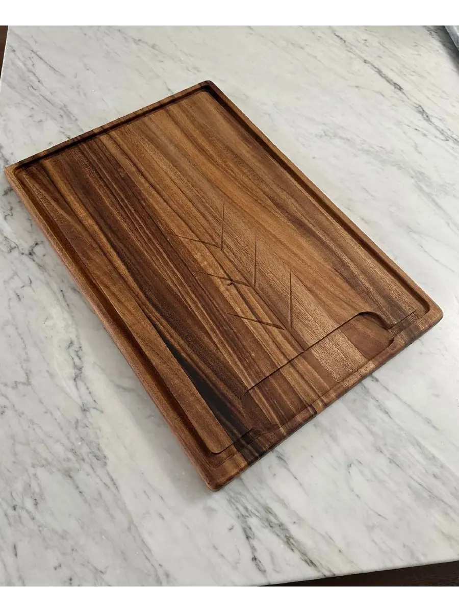 Прямоугольная резная доска Osterbotten 51 см Ironwood — изображение 2 из 3, коричневый