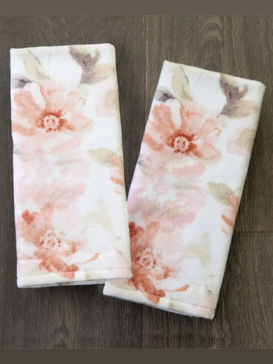 Набор из 2 полотенец для рук с акварельным принтом Misty Floral SKL Home — изображение 2 из 4, пудровый розовый