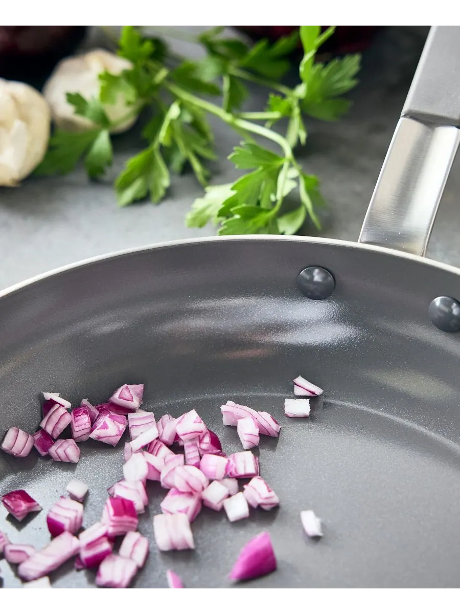 Сковорода с крышкой GreenPan X Bobby Flay Stainless Steel, 30 см — изображение 6 из 9, серебристый