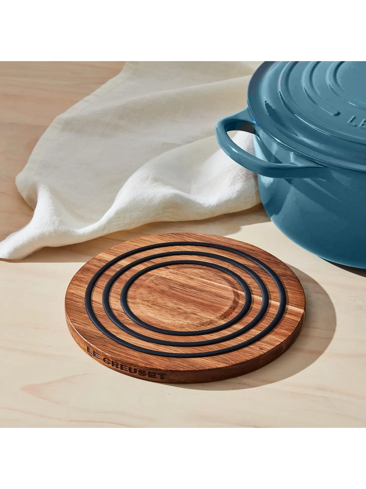 Магнитная деревянная подставка Le Creuset, 20 см — изображение 4 из 5