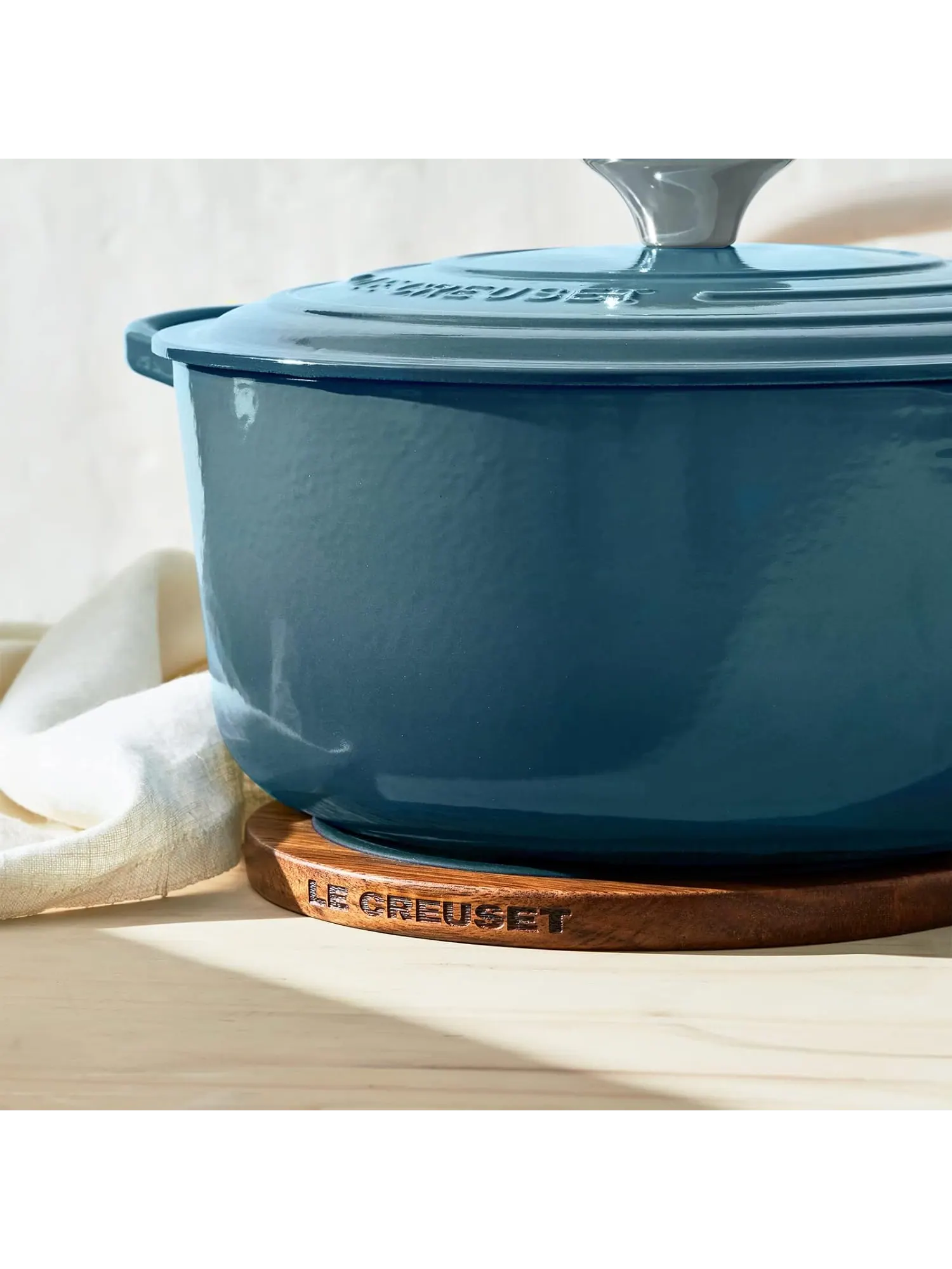 Магнитная деревянная подставка Le Creuset, 20 см — изображение 5 из 5