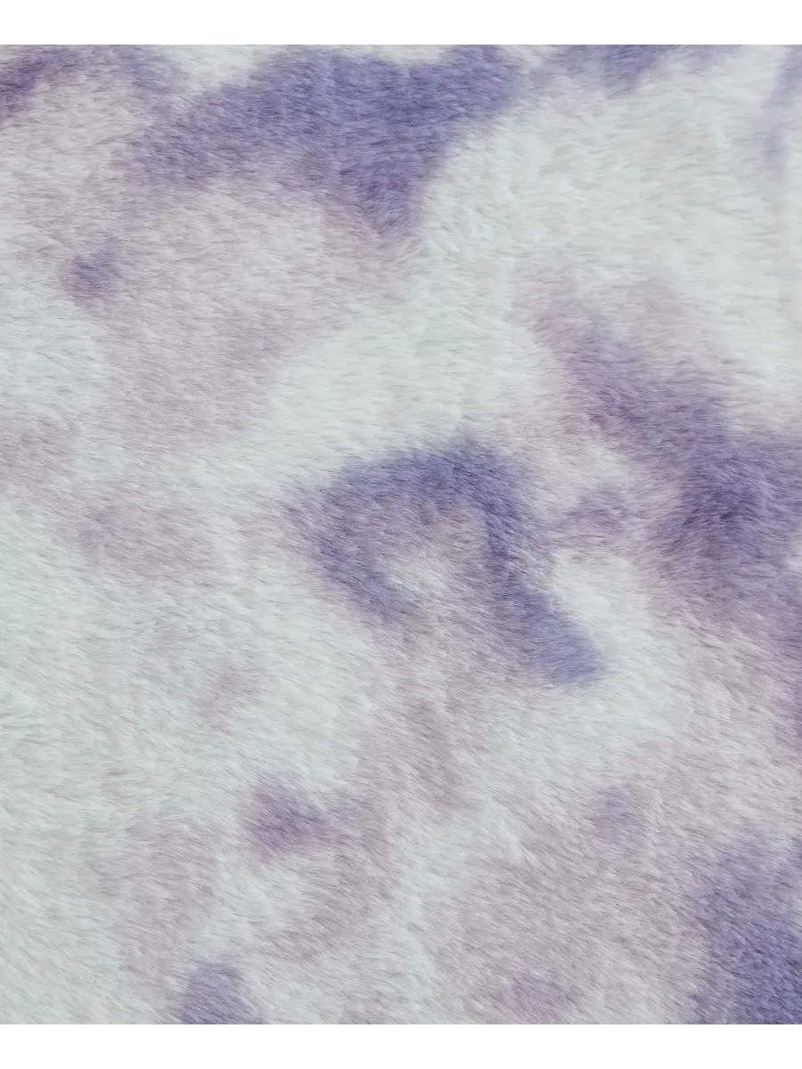Плед из искусственного кроличьего меха с принтом, 70 x 50 дюймов Betsey Johnson, Sunset Tie Dye — изображение 4 из 5
