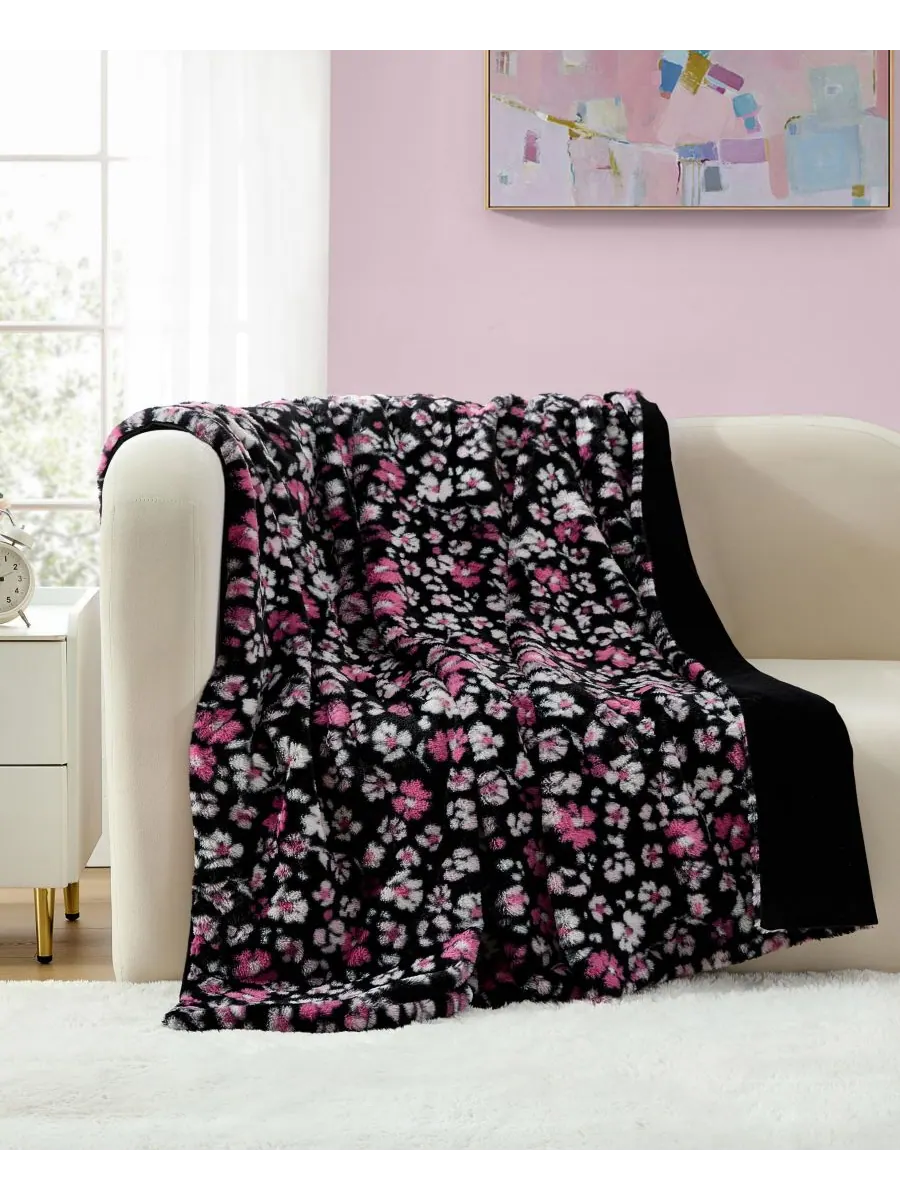 Плед из искусственного кроличьего меха с принтом, 70 x 50 дюймов Betsey Johnson, Leopard Rosettes — изображение 2 из 5