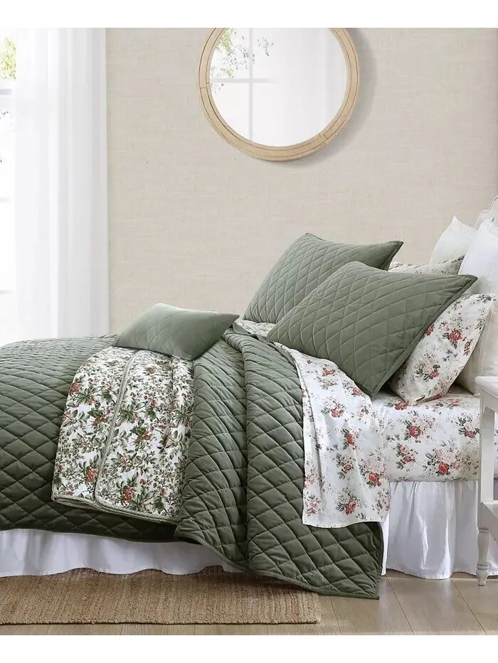 Комплект бархатных одеял с однотонной ромбовидной строчкой Laura Ashley — изображение 2 из 9