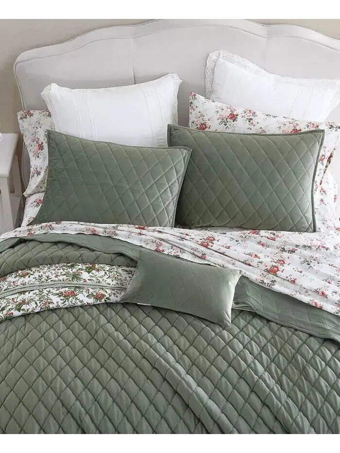 Комплект бархатных одеял с однотонной ромбовидной строчкой Laura Ashley — изображение 4 из 9