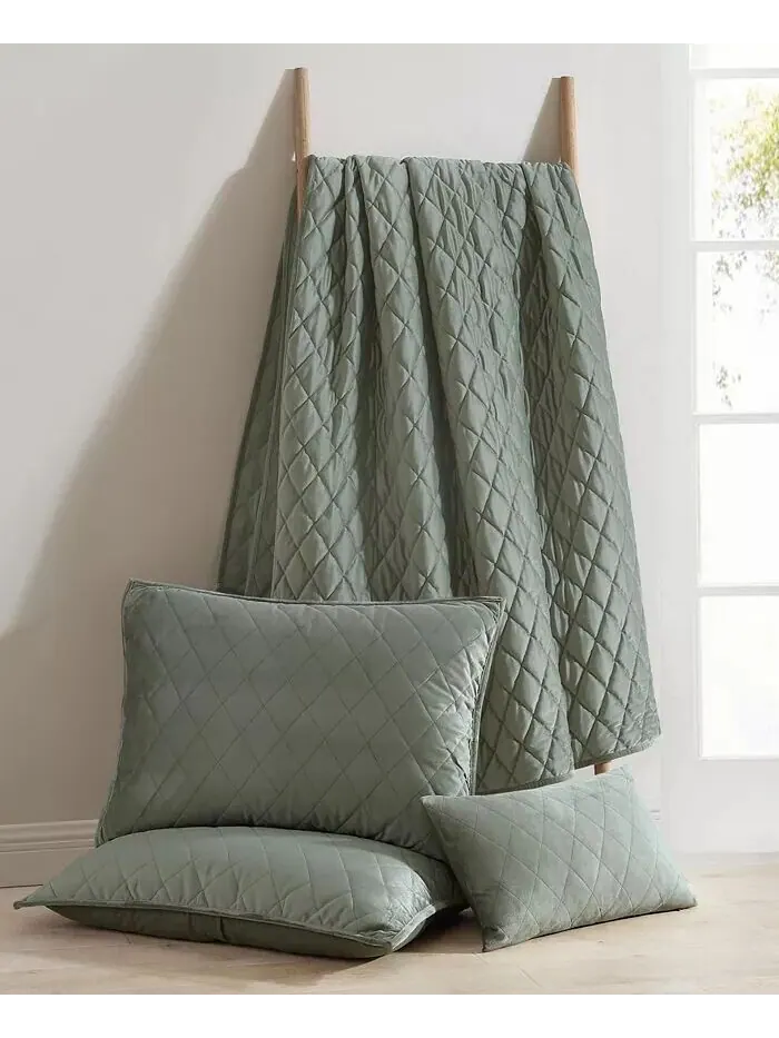 Комплект бархатных одеял с однотонной ромбовидной строчкой Laura Ashley — изображение 7 из 9
