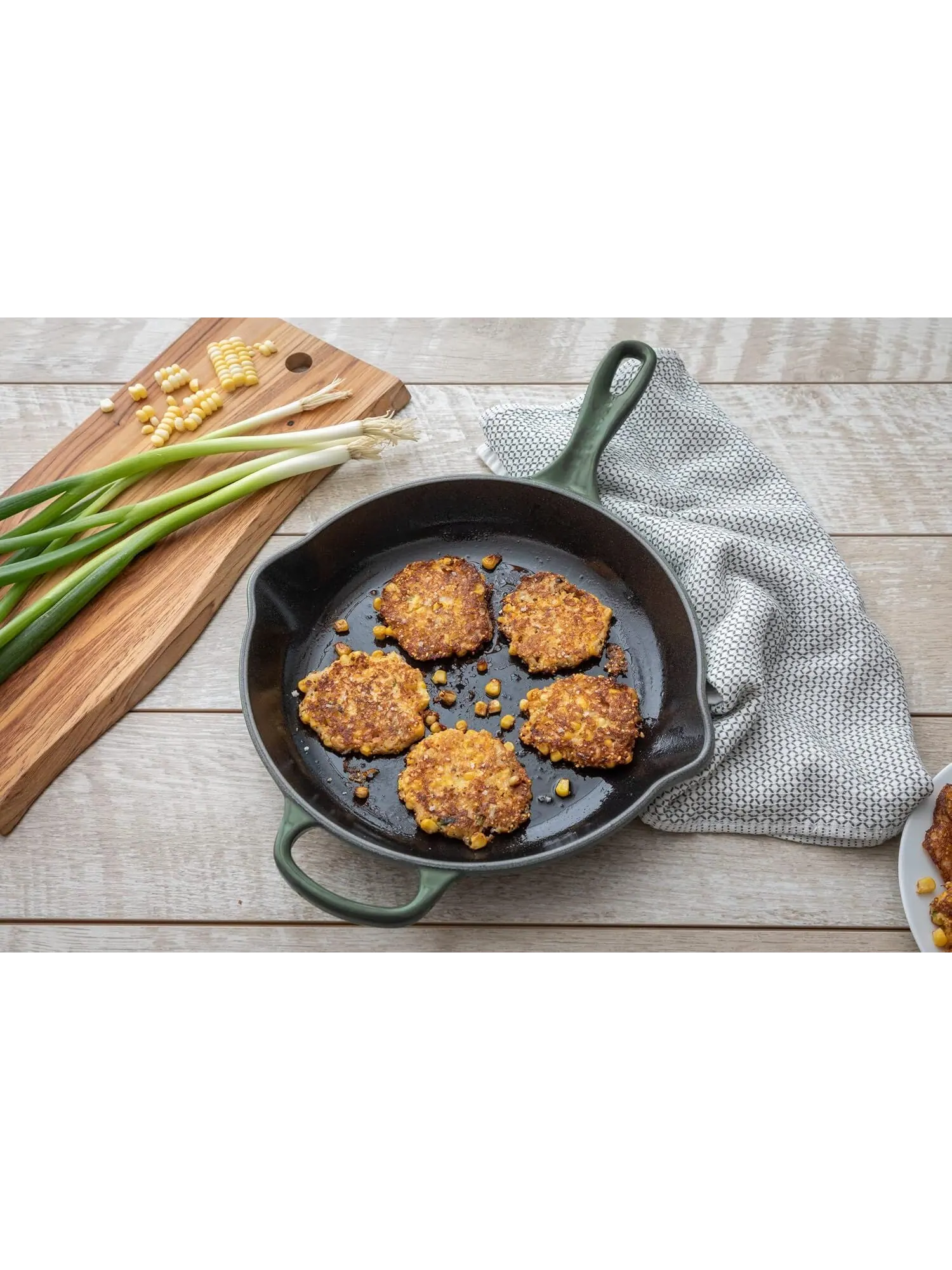 Набор чугунной эмалированной посуды Le Creuset, 5 предметов, 16/23/26 см — изображение 8 из 8