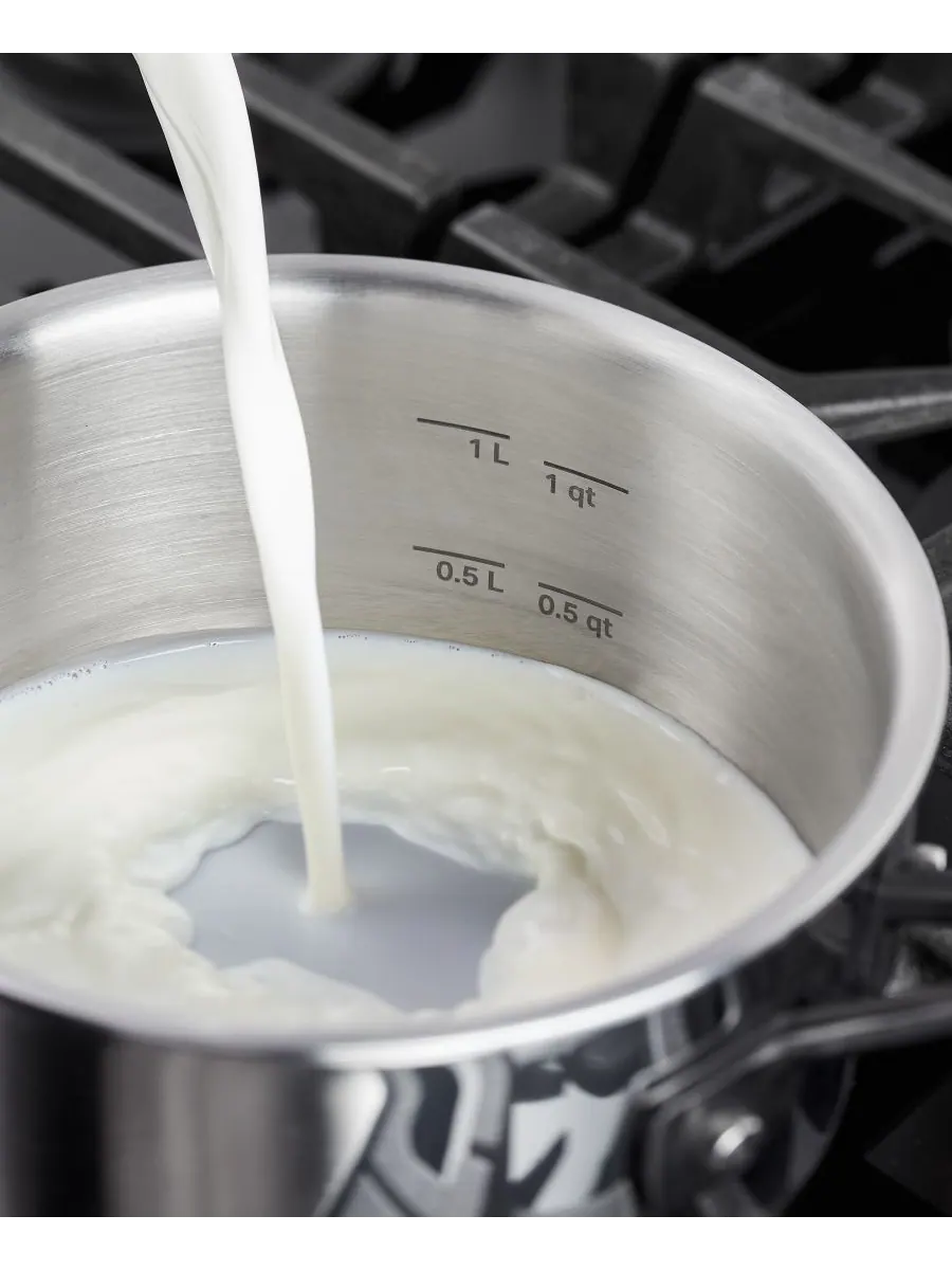 Ковш с крышкой KitchenAid 5-Ply Clad Stainless Steel Induction, 1,4 л, Полированная сталь с черной — изображение 4 из 5