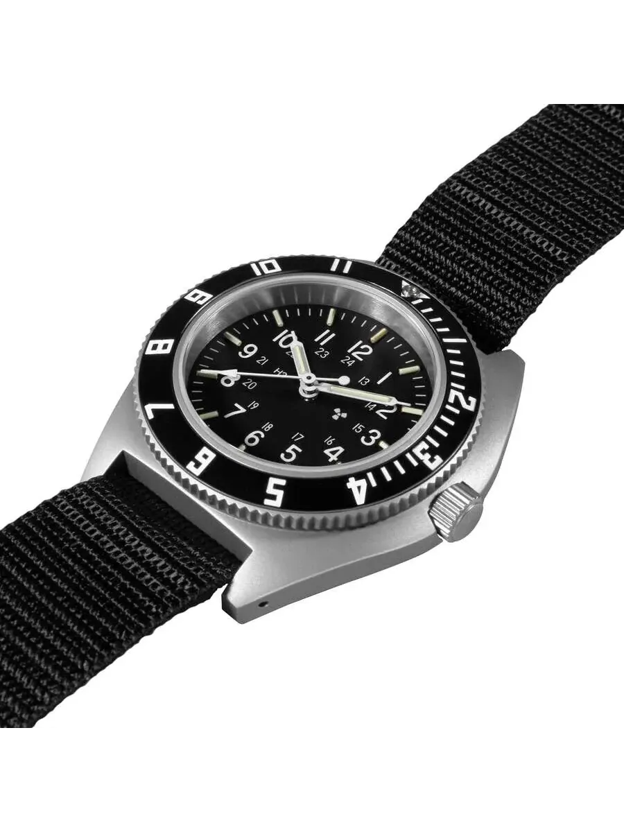 Мужские часы Marathon Ssnav с черным циферблатом Quartz WW194001SS-0801 — изображение 4 из 4, оттенок черный
