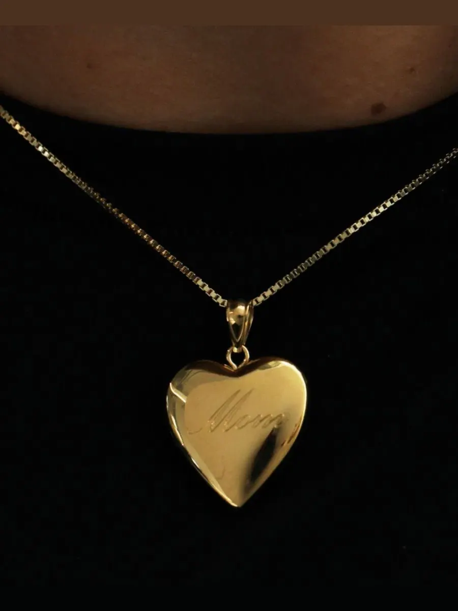 Кулон-медальон с фото и гравировкой Мама, бренд The M Jewelers — изображение 5 из 10, оттенок золото