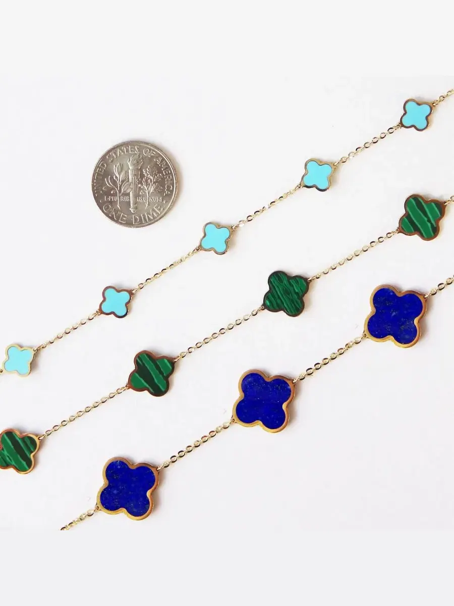 Ожерелье с кулонами из лазурита Lapis Clover Necklace The Lovery — изображение 3 из 7