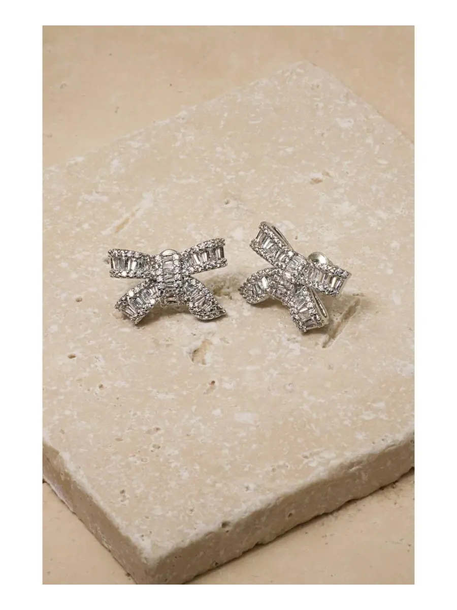 Серьги-гвоздики Alicia Crystal Bow Studs Untamed Petals — серебристый