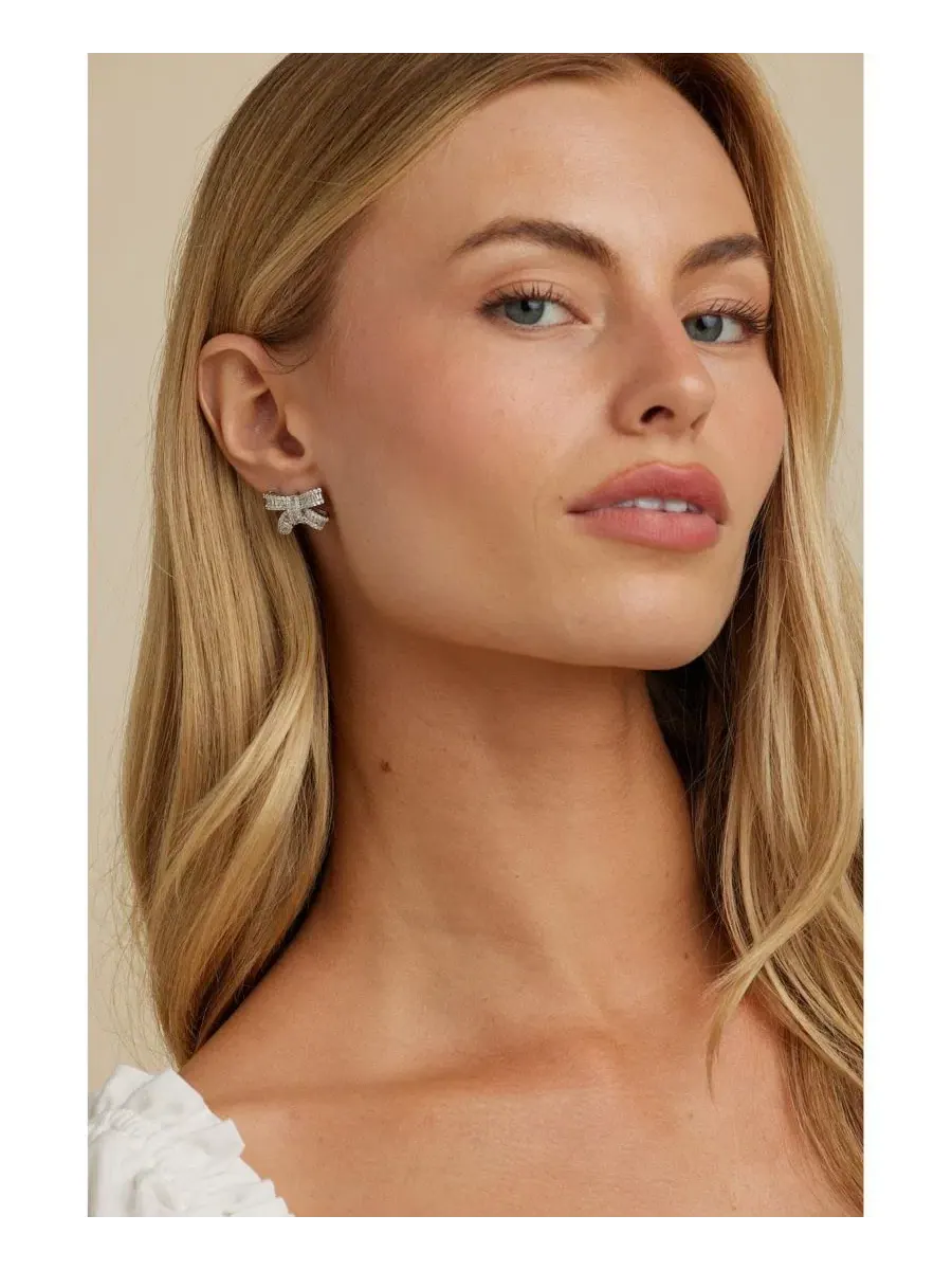 Серьги-гвоздики Alicia Crystal Bow Studs Untamed Petals — изображение 4 из 4, оттенок серебряный