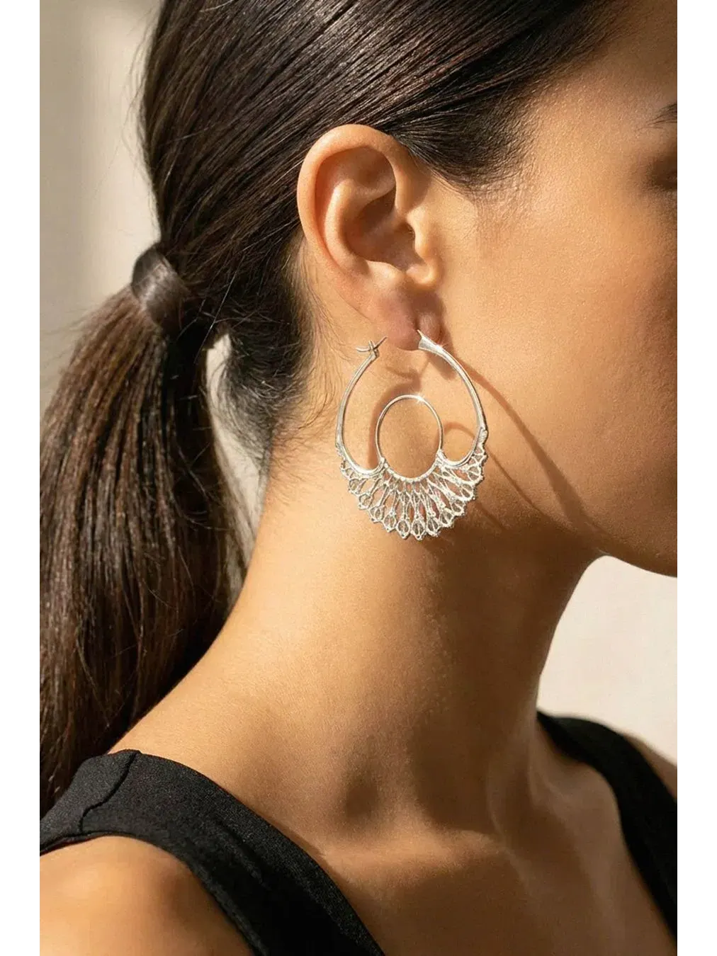 Серьги-кольца Iris Hoops Silver Large Astor & Orion — изображение 2 из 3, оттенок серебряный