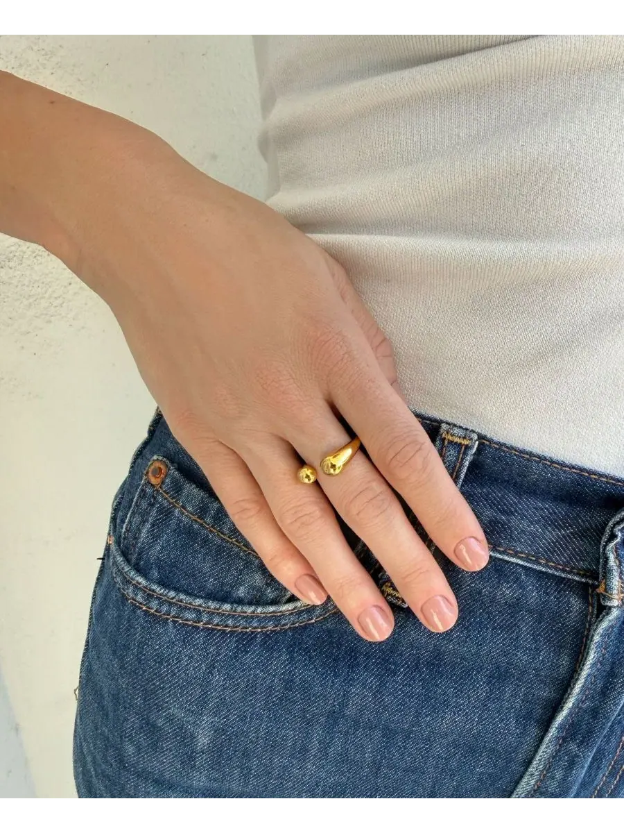 Кольцо-обнимашка с покрытием 18к золото, модель Hug Ring ADORNIA — изображение 3 из 3