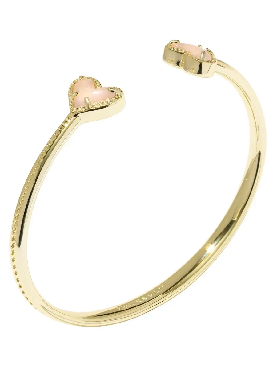 Браслет-манжета с сердцем Ari, модель Framed Ari Dichroic Glass Heart Cuff Kendra Scott — изображение 3 из 3, оттенок розовый