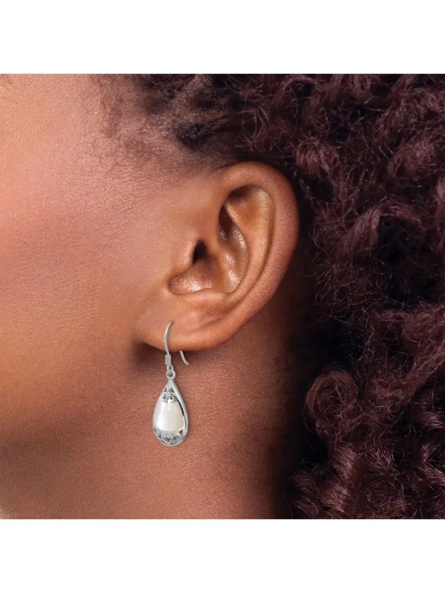 Серьги-подвески с жемчугом и филигранью, модель Teardrop Mother of Pearl Filigree Curata Jewelry — изображение 5 из 7
