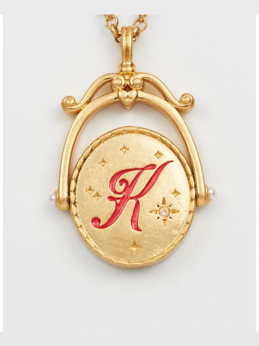 Кулон-подвеска с инициалом K Kalmia Gold Spinner Chain Necklace Fable England — изображение 3 из 6, оттенок золото