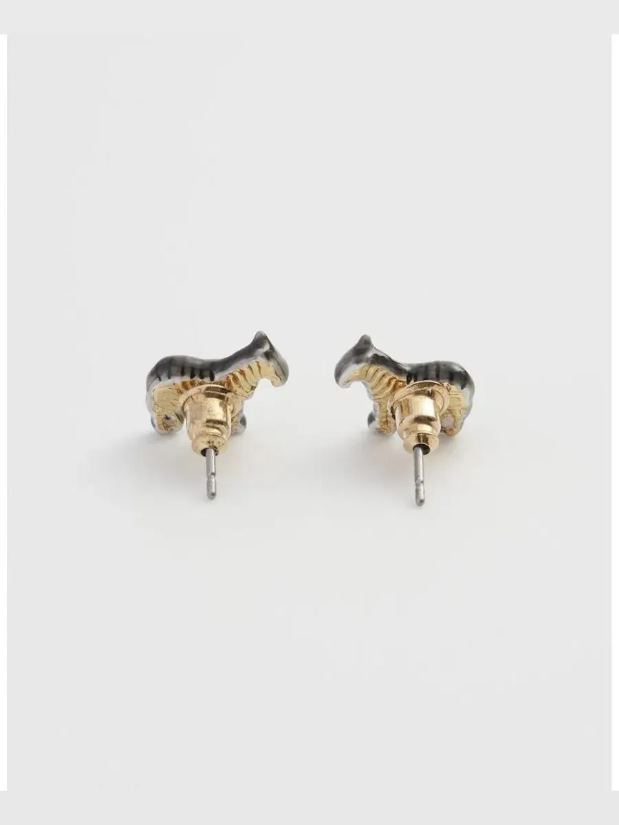 Серьги-пусеты с зеброй, Zebra Stud Earrings Fable England — изображение 3 из 4, оттенок черный