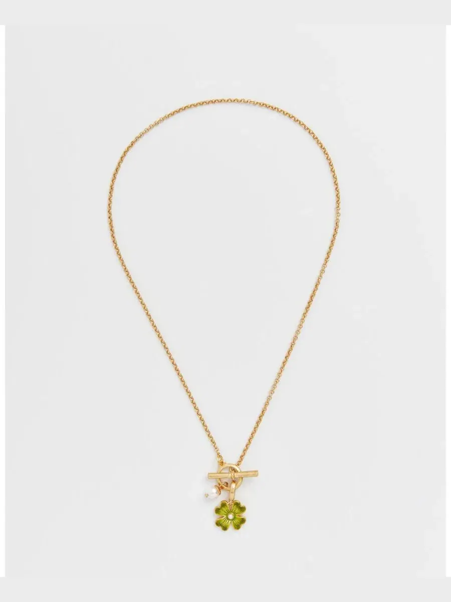 Кулон-подвеска с клевером и жемчугом Lucky Clover and Pearl Toggle Necklace Fable England — изображение 3 из 6