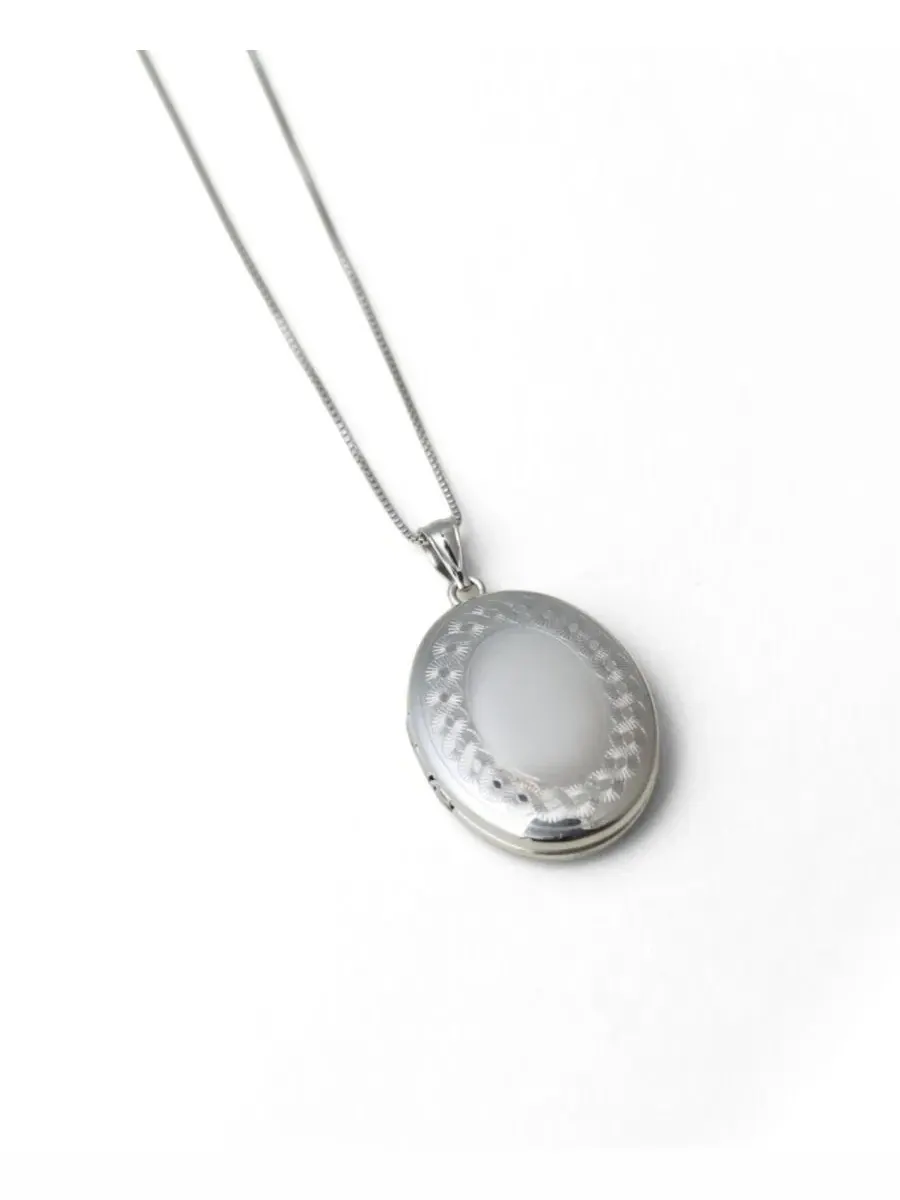 Медальон-кулон Oval Photo Locket с цепочкой The M Jewelers — изображение 2 из 3, оттенок серебряный