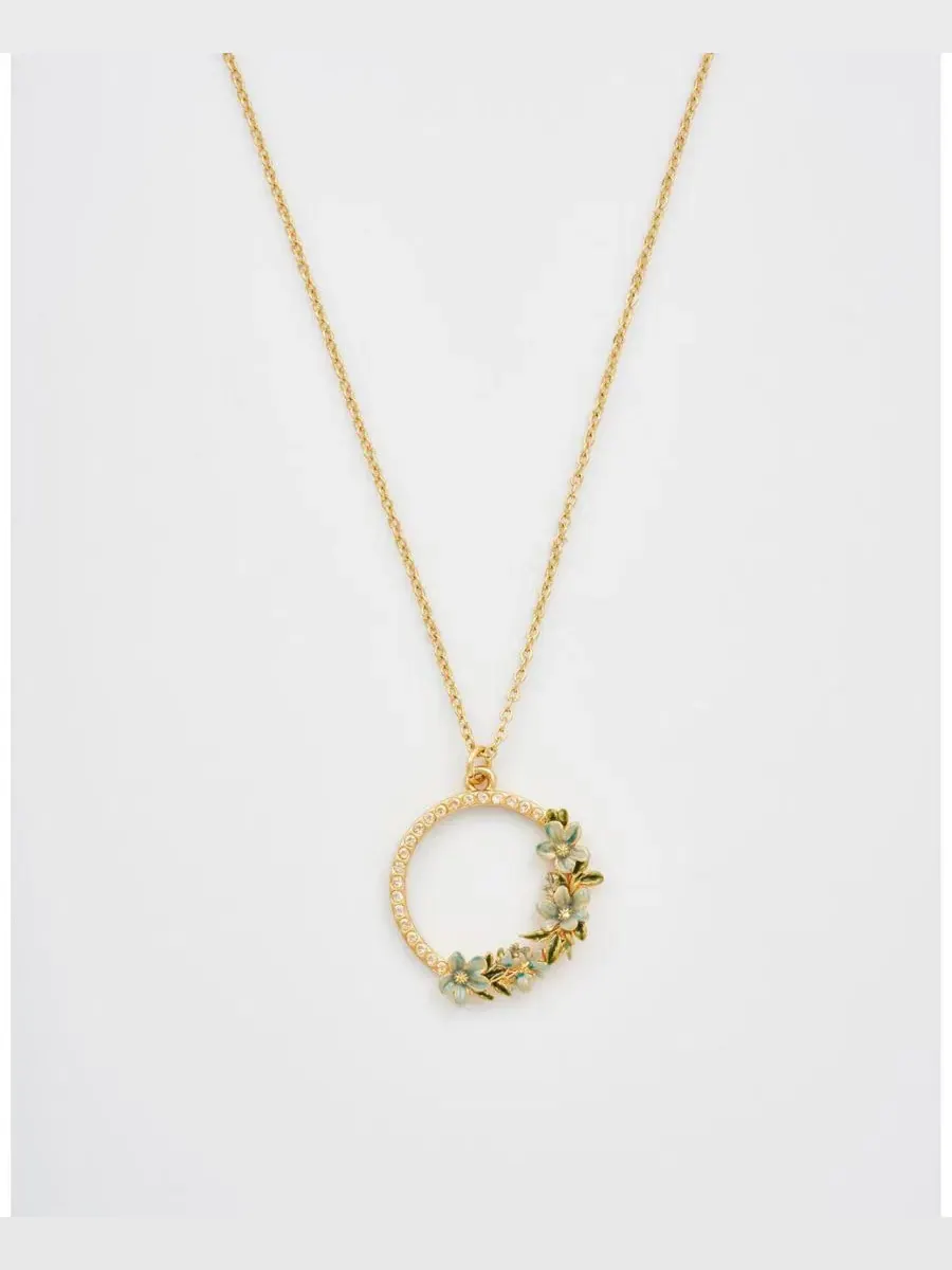 Кулон с цветочным венком Floral Wreath Necklace Fable England — изображение 3 из 5, оттенок золото