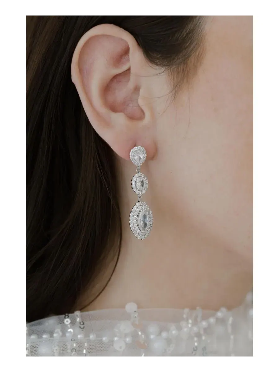 Серьги-подвески с кристаллами Annette Crystal Drops Untamed Petals — изображение 2 из 3, оттенок серебряный