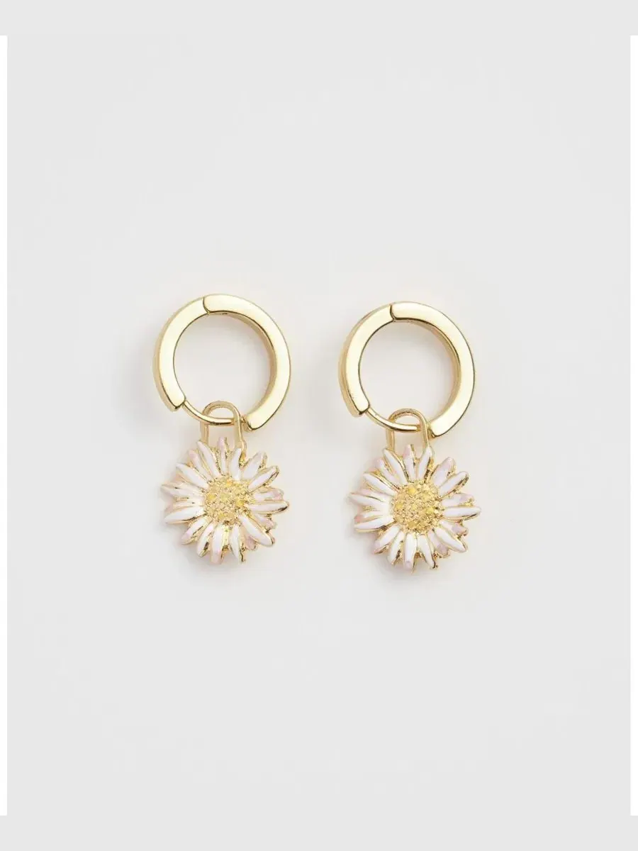 Серьги-конго с подвесками в виде ромашек Daisy Huggie Earrings Fable England