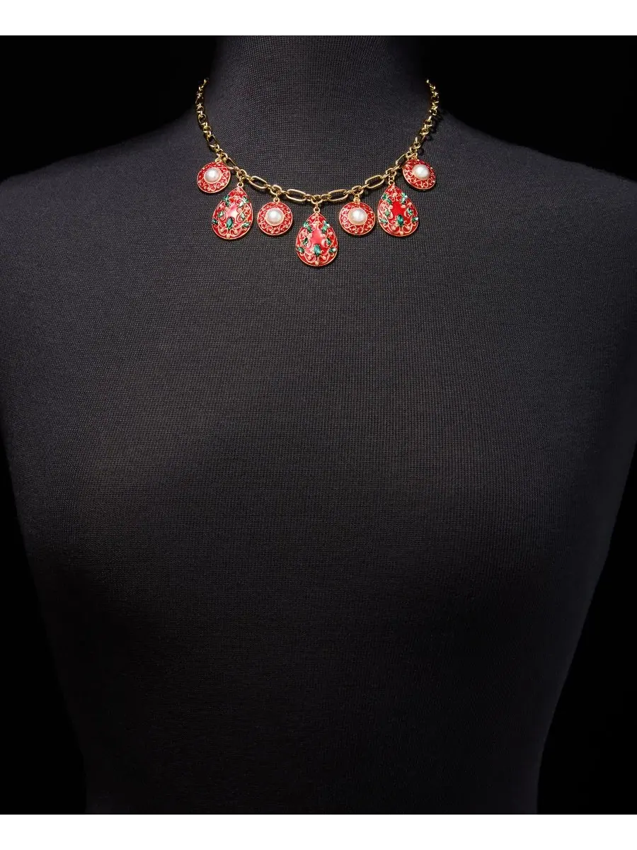 Колье-подвеска с праздничными шармами Teardrop Statement Charm Holiday Lane — изображение 3 из 3, оттенок мульти