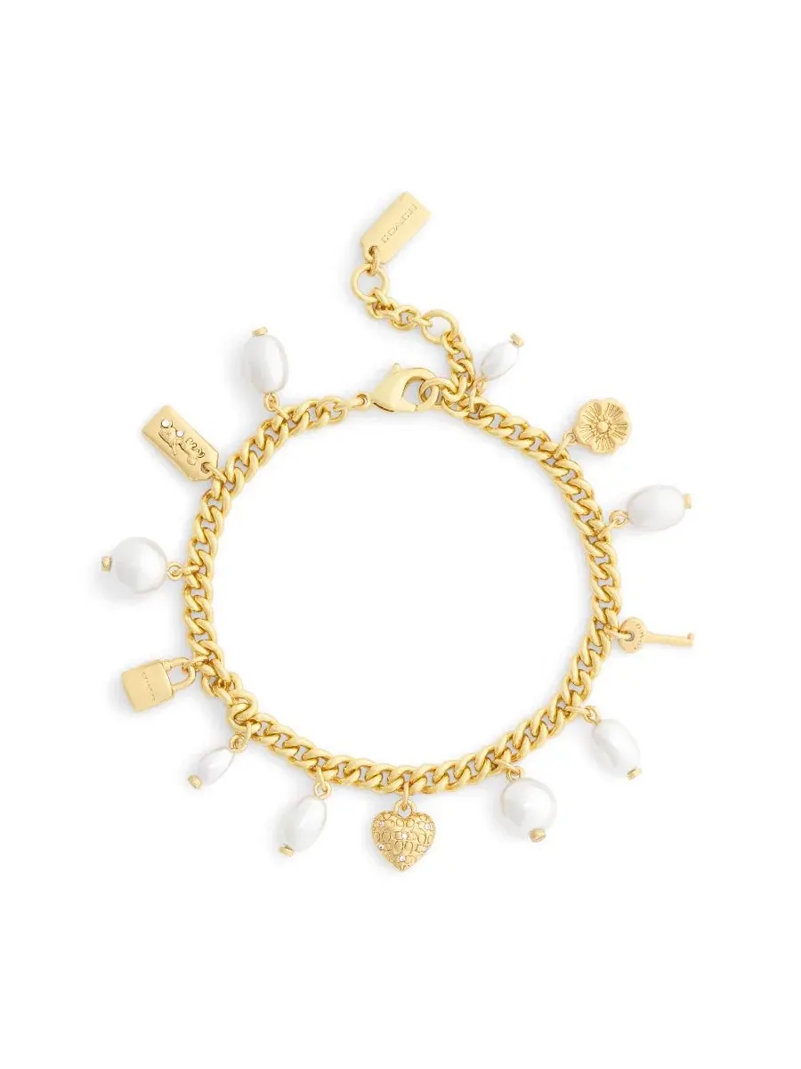 Браслет с жемчугом и шармами, модель Imitation Pearl Iconic Signature Charm COACH — изображение 2 из 3, оттенок прозрачный