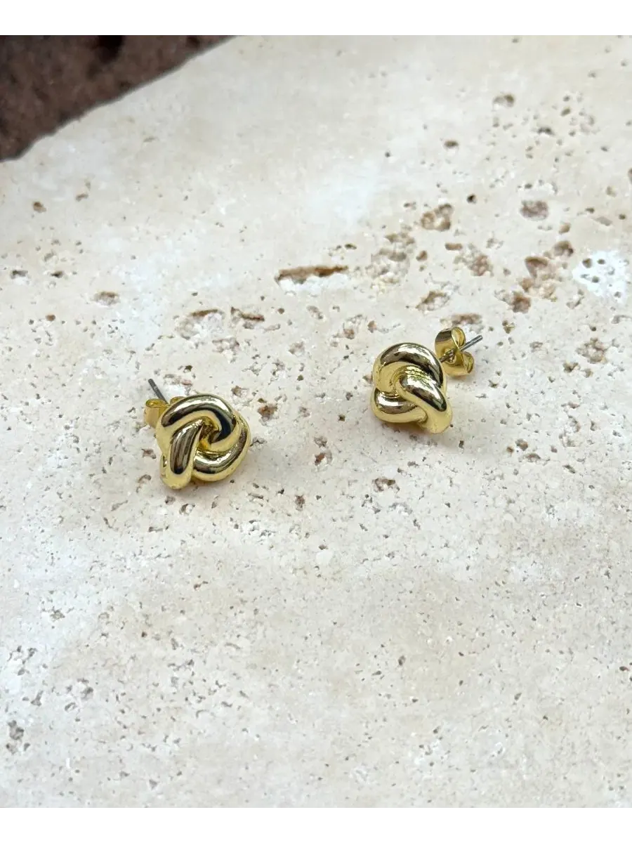 Серьги-пусеты с узлом, 14K золотое покрытие ADORNIA — изображение 4 из 5