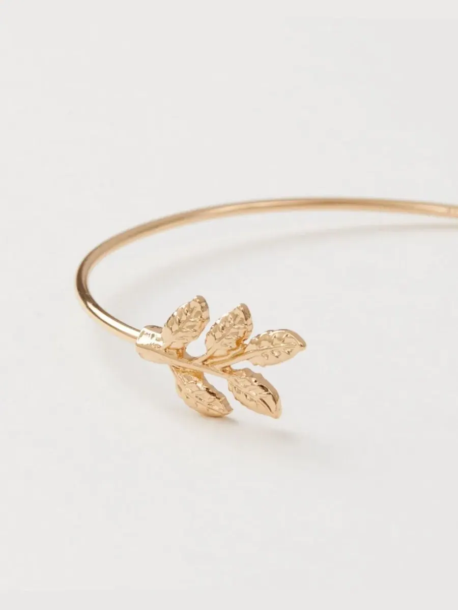 Браслет-манжета с бабочкой и листом, модель Enamel Butterfly Bangle Fable England — изображение 3 из 4