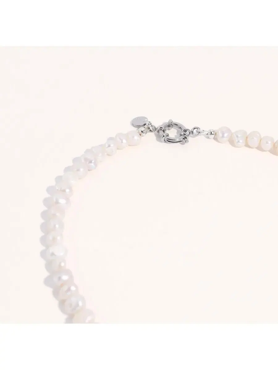 Комплект из ожерелья и сережек из пресноводного жемчуга Jackie Pearl Joey Baby — изображение 2 из 8, оттенок серебряный