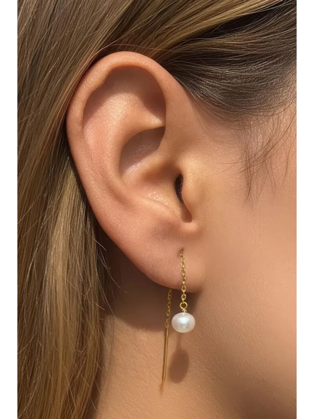 Серьги-пусеты с жемчугом Paloma Pearl Threaders 18k On Sterling Astor & Orion — изображение 3 из 3, оттенок золото