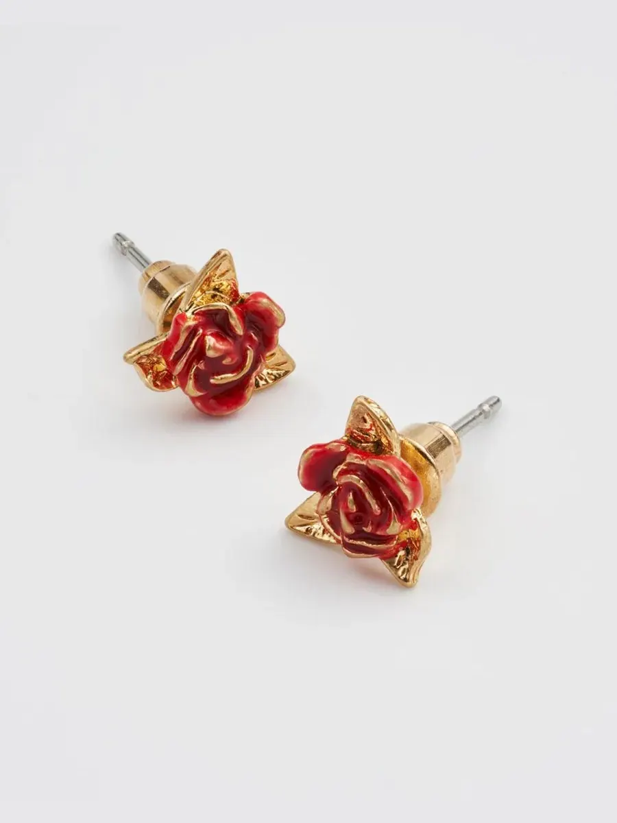 Серьги-гвоздики с красной эмалевой розой Gold English Rose Fable England — изображение 3 из 5, оттенок золото