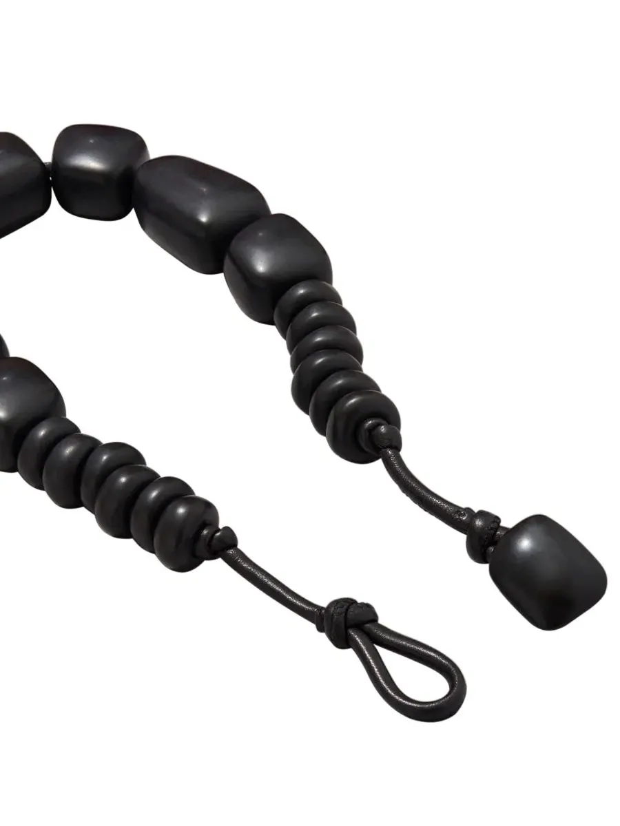 Колье с подвеской из смолы Black-Tone Resin Leather Collar Necklace Donna Karan New York — изображение 2 из 3, оттенок черный
