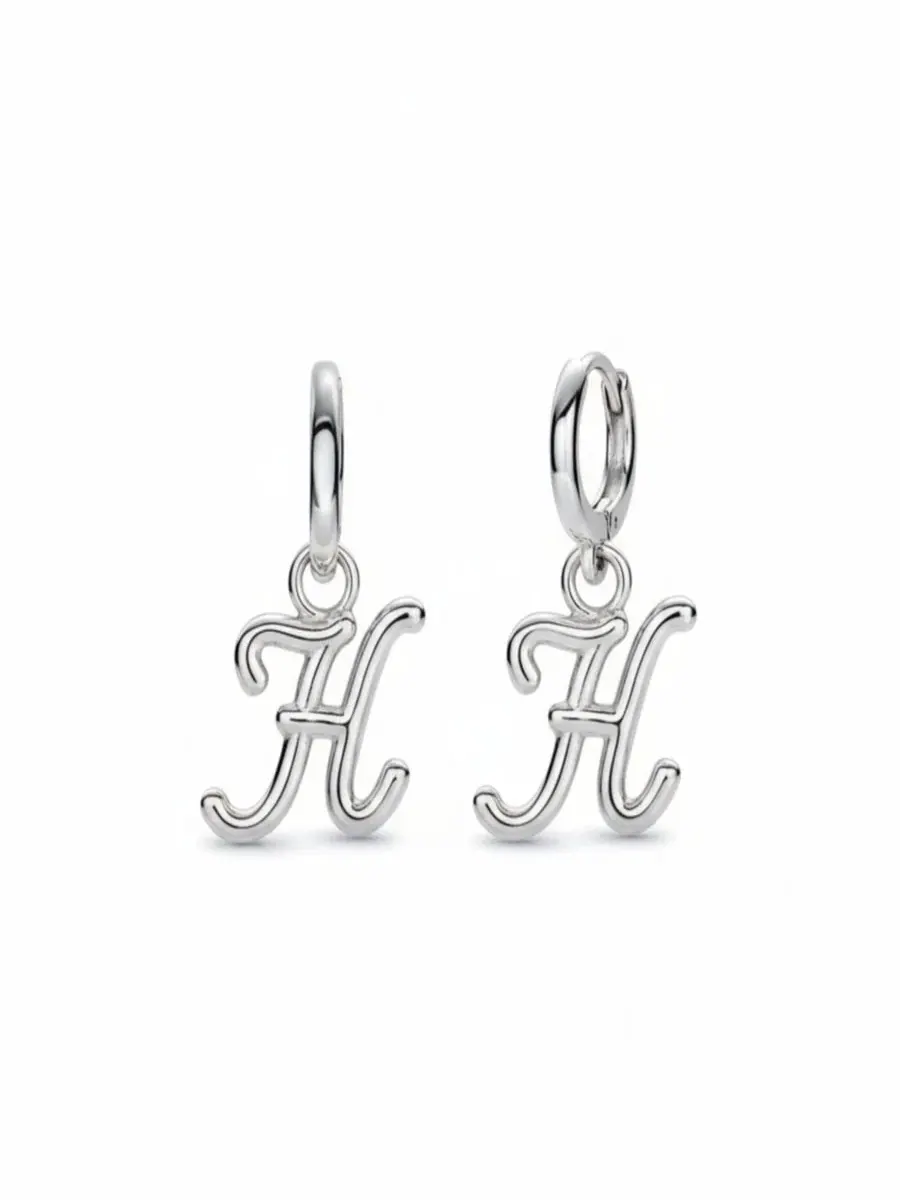 Серьги-пусеты с подвеской-буквой Oak & Luna, Letter H — изображение 1 из 6