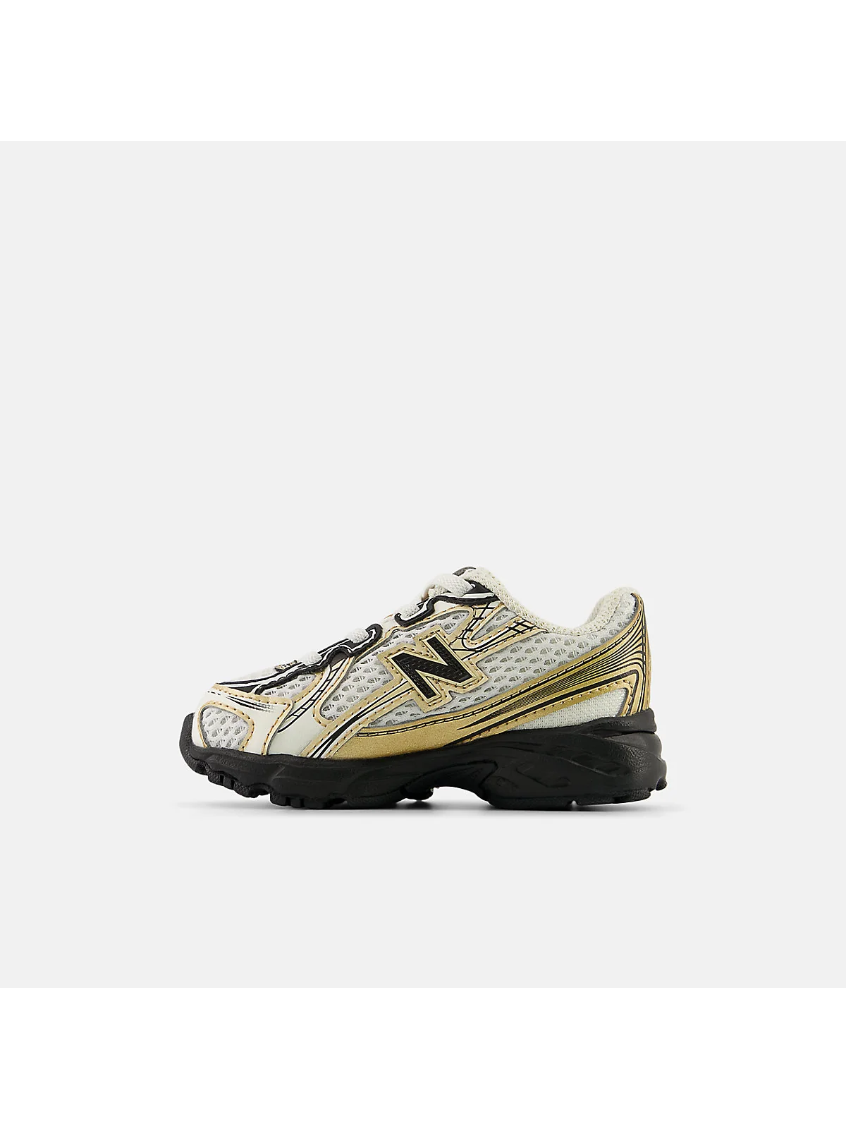 Подошва бежевых кроссовок New Balance 740, видна структура.