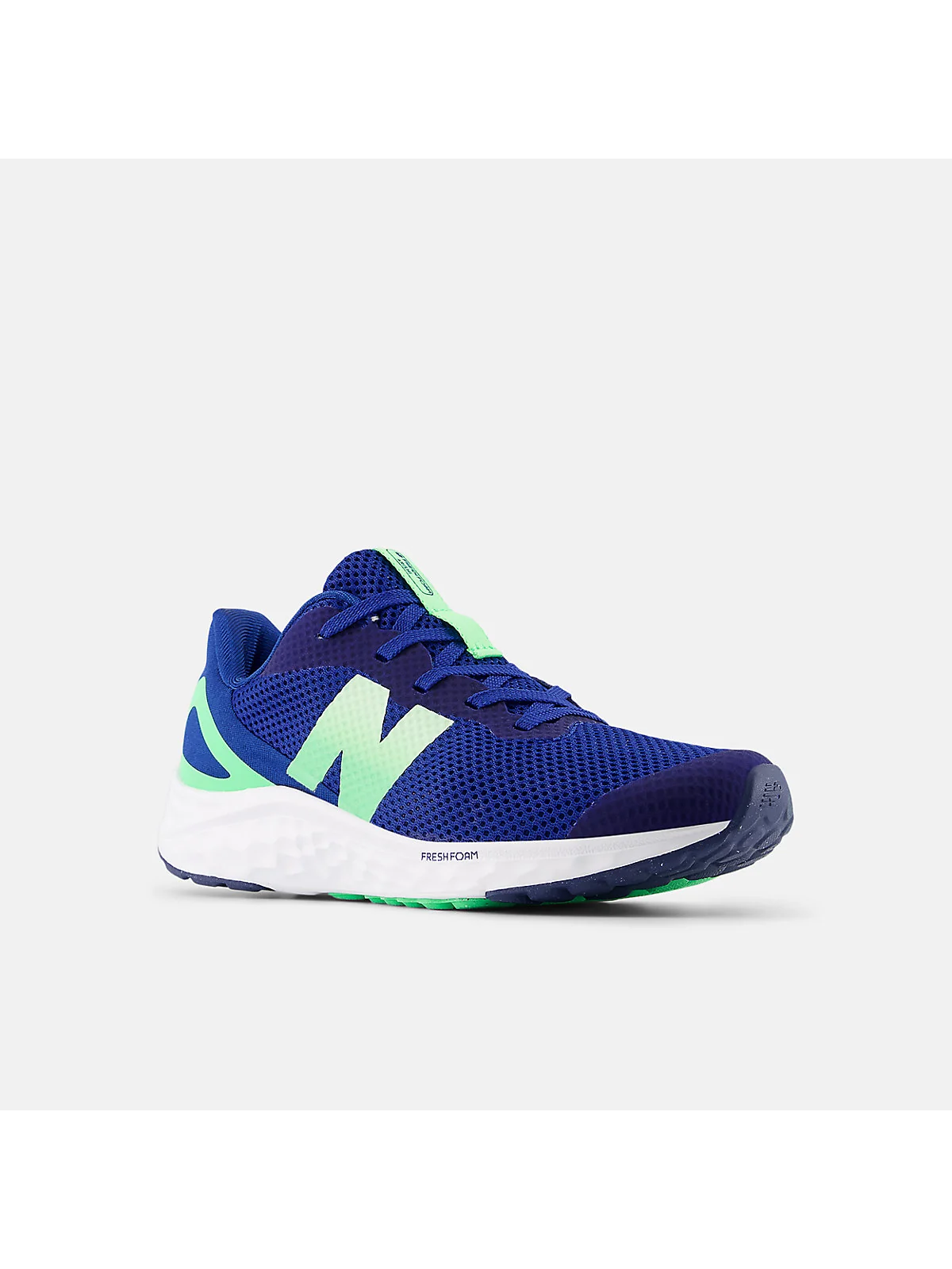 Кроссовки New Balance Fresh Foam Arishi v4 чёрные с оранжевой подошвой, трёхчетвертной вид