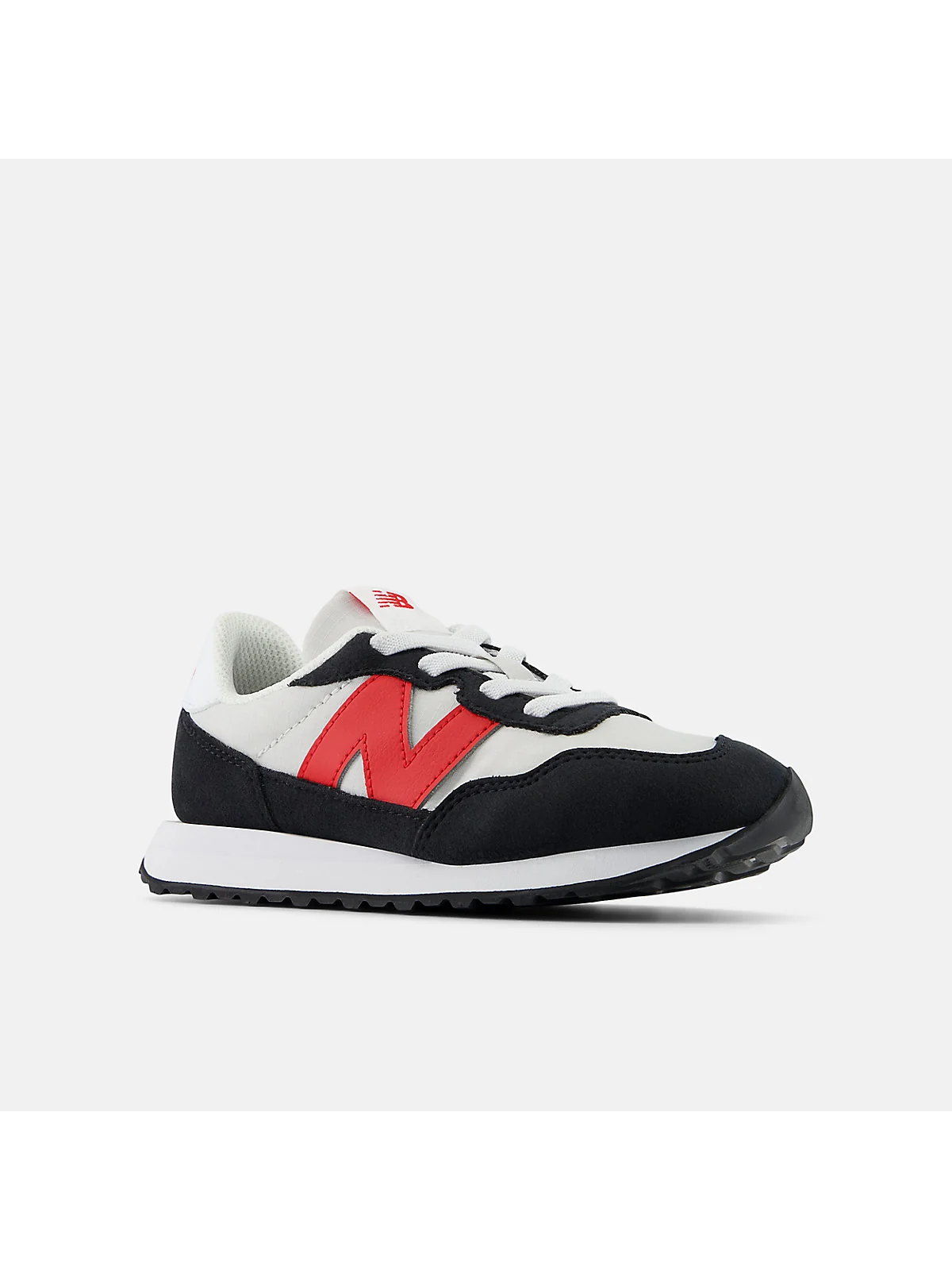 Серо-красные детские кроссовки New Balance 237, ракурс три четверти