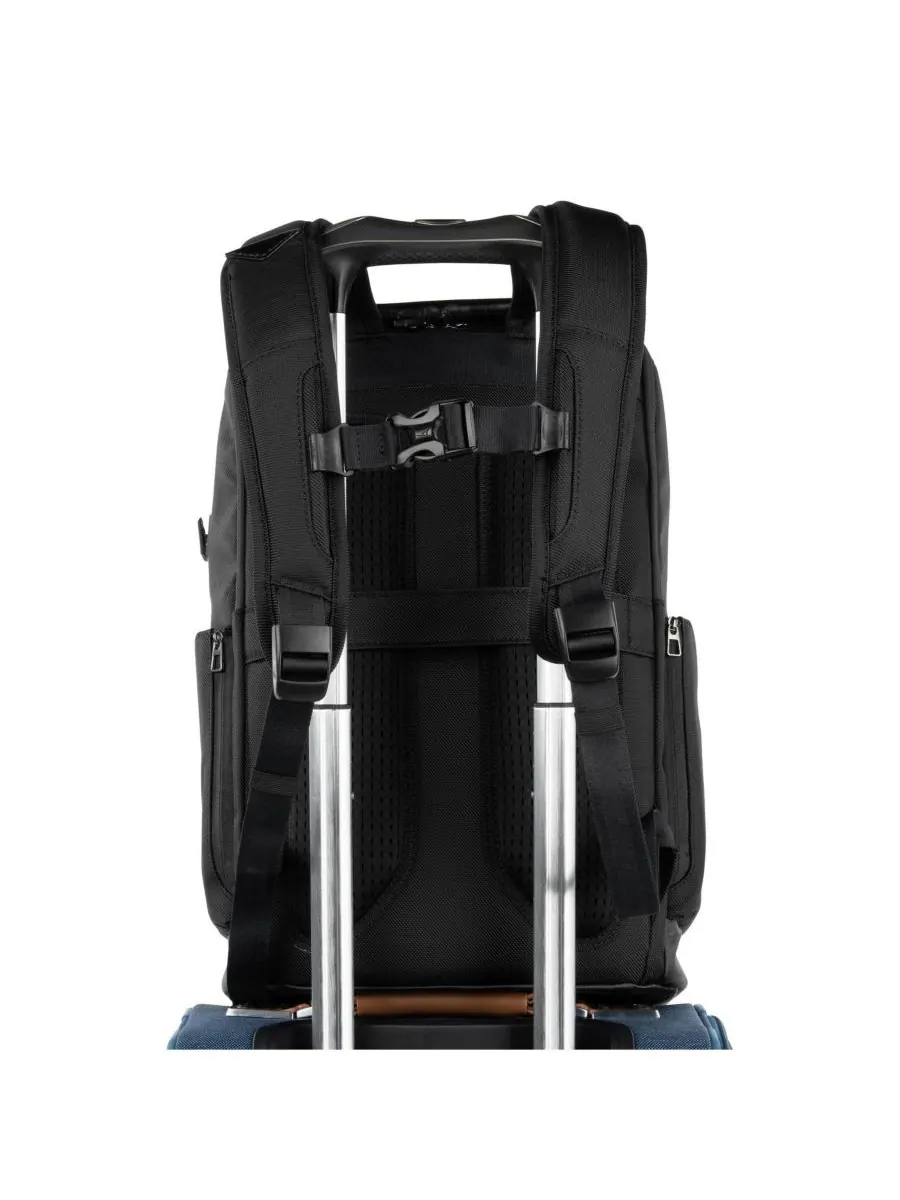 Рюкзак Crew Executive Choice 3 Medium Top Load Travelpro — изображение 4 из 9, черный