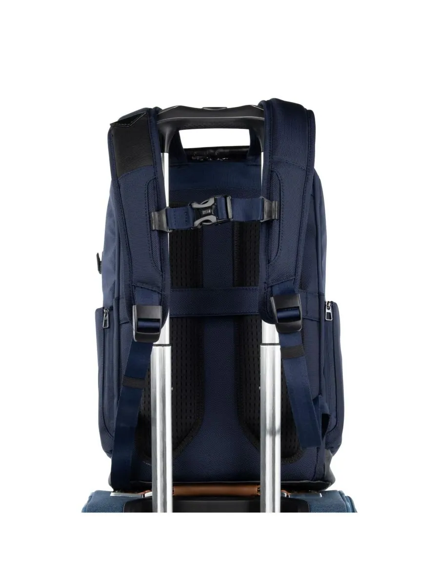 Рюкзак Crew Executive Choice 3 Medium Top Load Travelpro — изображение 4 из 9, синий