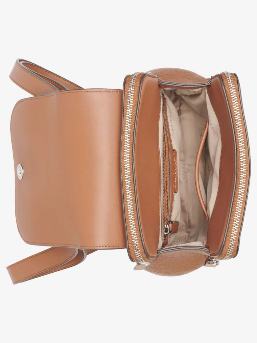 Рюкзак женский Calvin Klein Garnet искусственная кожа — изображение 3 из 7, карамель