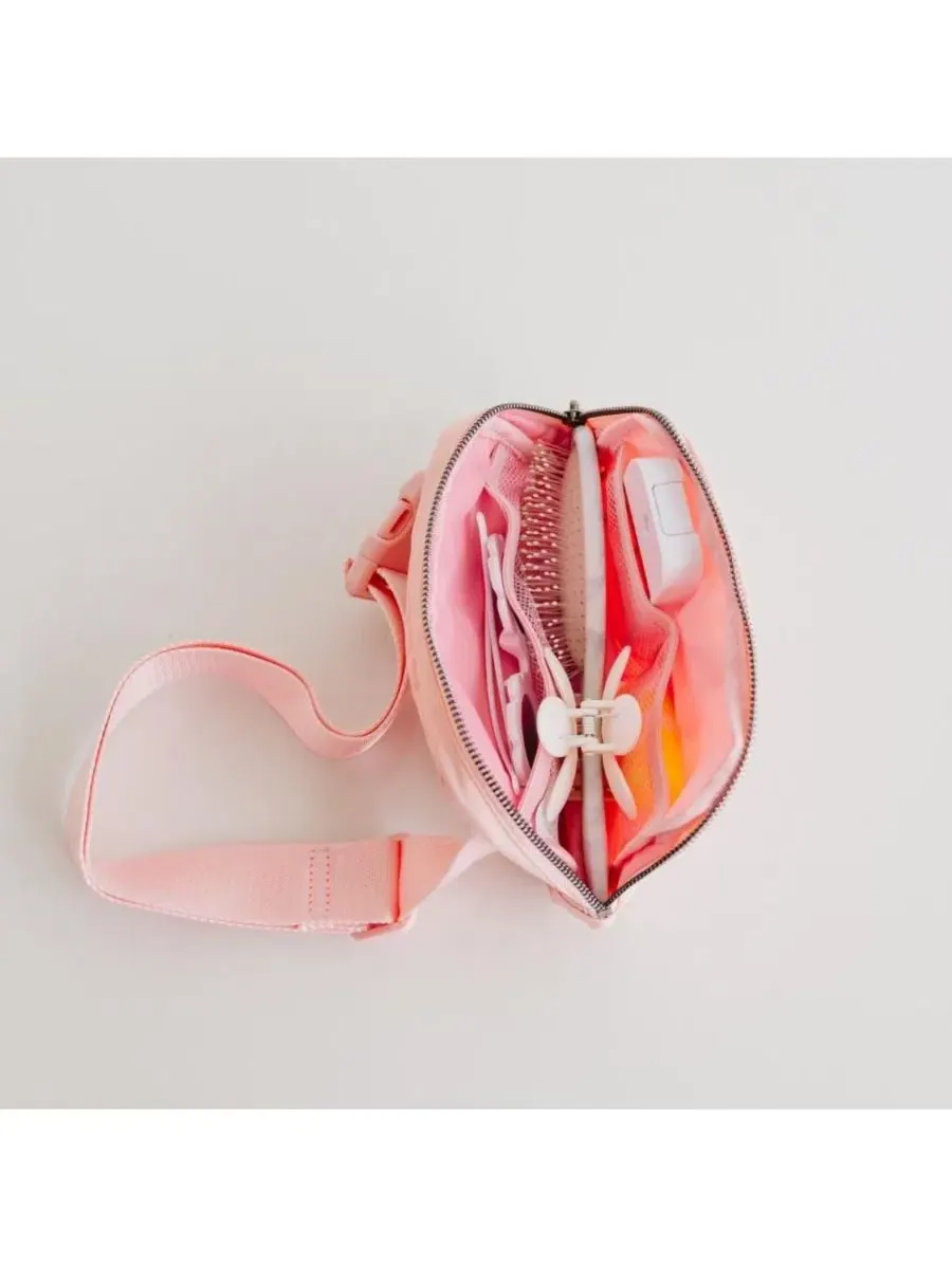 Поясная сумка с вишневым патчем Cherry Coquette Patch Belt Bag Sweet Wink — изображение 5 из 8, розовый