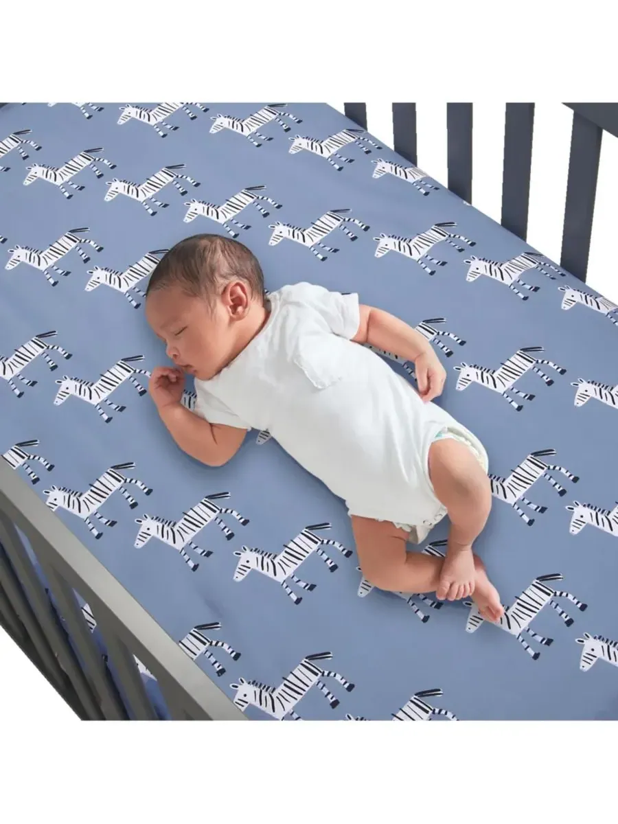 Детская простынь Baby Signature Zebra Blue из органического хлопка, дышащая и натягивающаяся на — изображение 4 из 4, синий