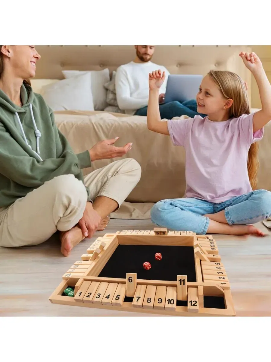 Настольная игра Shut the Box 12 номеров, 4 игрока, деревянная, 8 кубиков GSE Games & Sports Expert — изображение 4 из 6