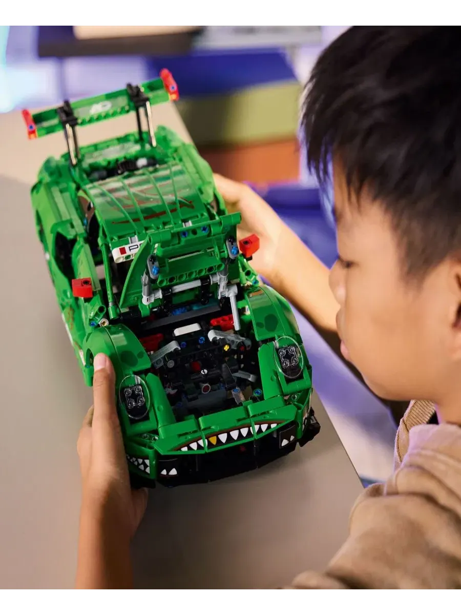 Конструктор LEGO Technic Porsche 911 GT3 R Rexy AO Racing Car, 1313 деталей — изображение 4 из 6, нет цвета
