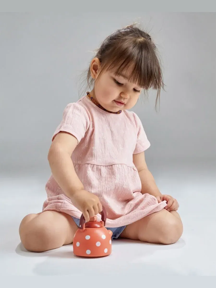 Игровой набор бариста с чайным сервизом и чайником в горошек Mentari Toys — изображение 6 из 6, мульти